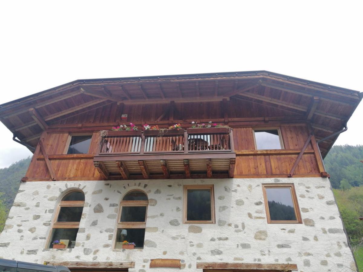 Mas dei Bati Bed & Breakfast Pracorno di Rabbi Bagian luar foto